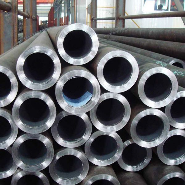 在熱軋無(wú)縫鋼管穿孔機(jī)上產(chǎn)生中卡的原因是什么？